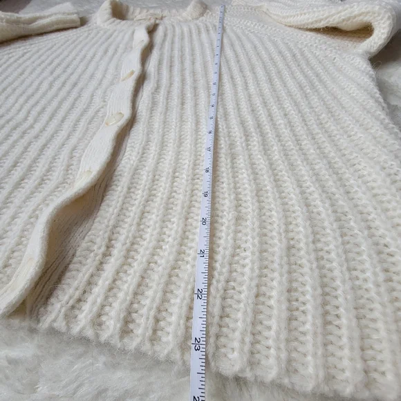 (sold) Sezane Emile Alpaca + Wool ๐ฆ ๐ Knit Cardigan in Ecru MEDIUM - Picture 6 of 8